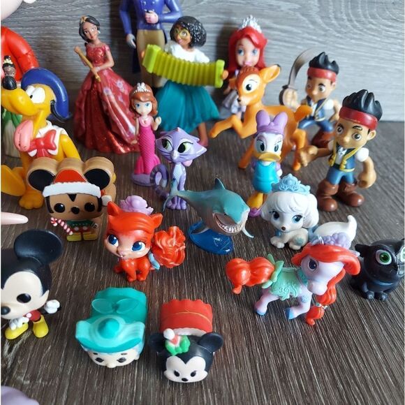 Random Toy Lot Disney Figures Assorted PVC Figures 25+ - Picture 3 of 5